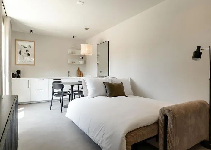 Дом отдыха The *